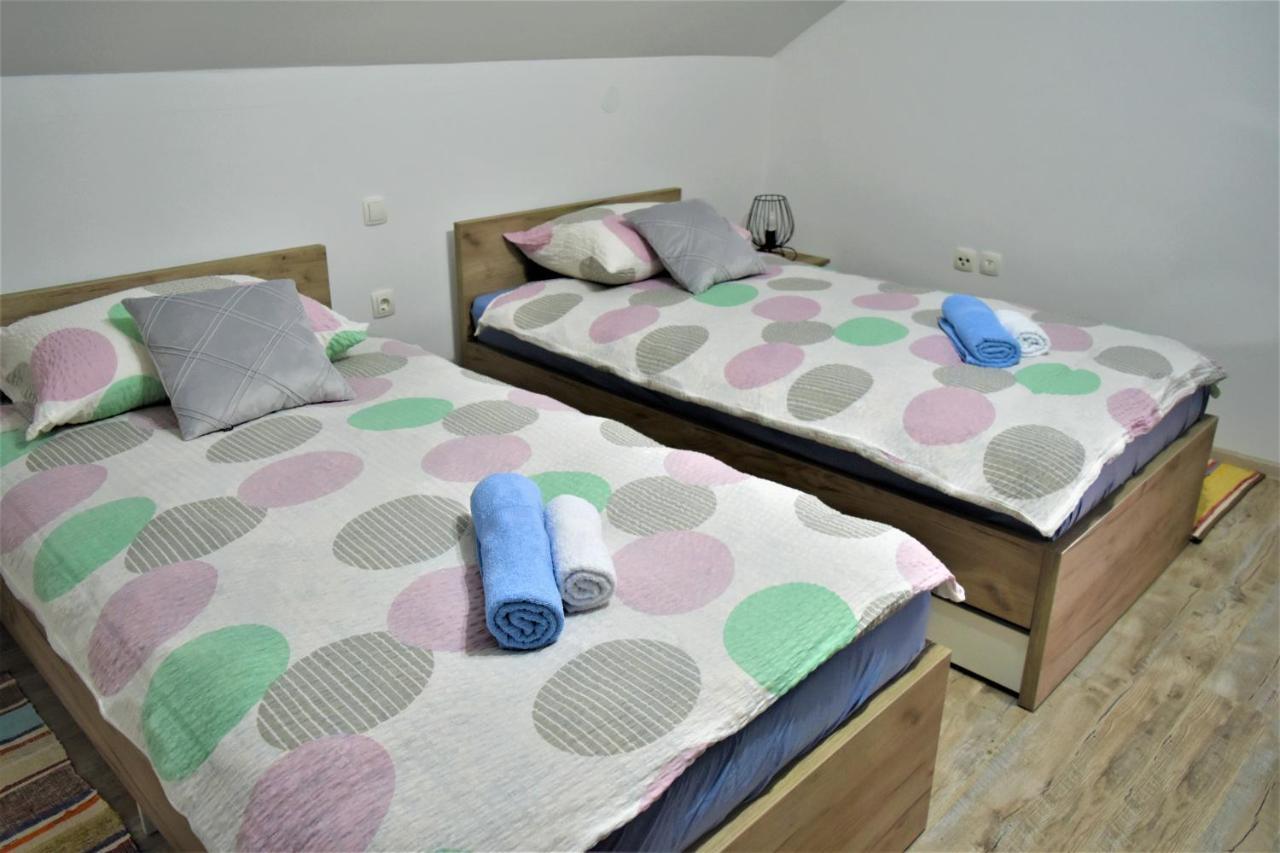 Guest House Tonka Otočac Екстериор снимка