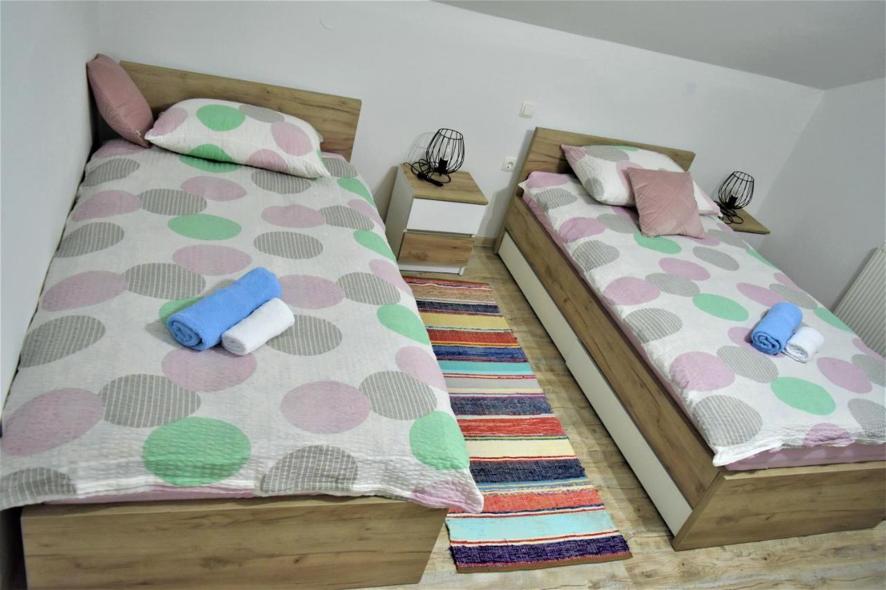 Guest House Tonka Otočac Екстериор снимка